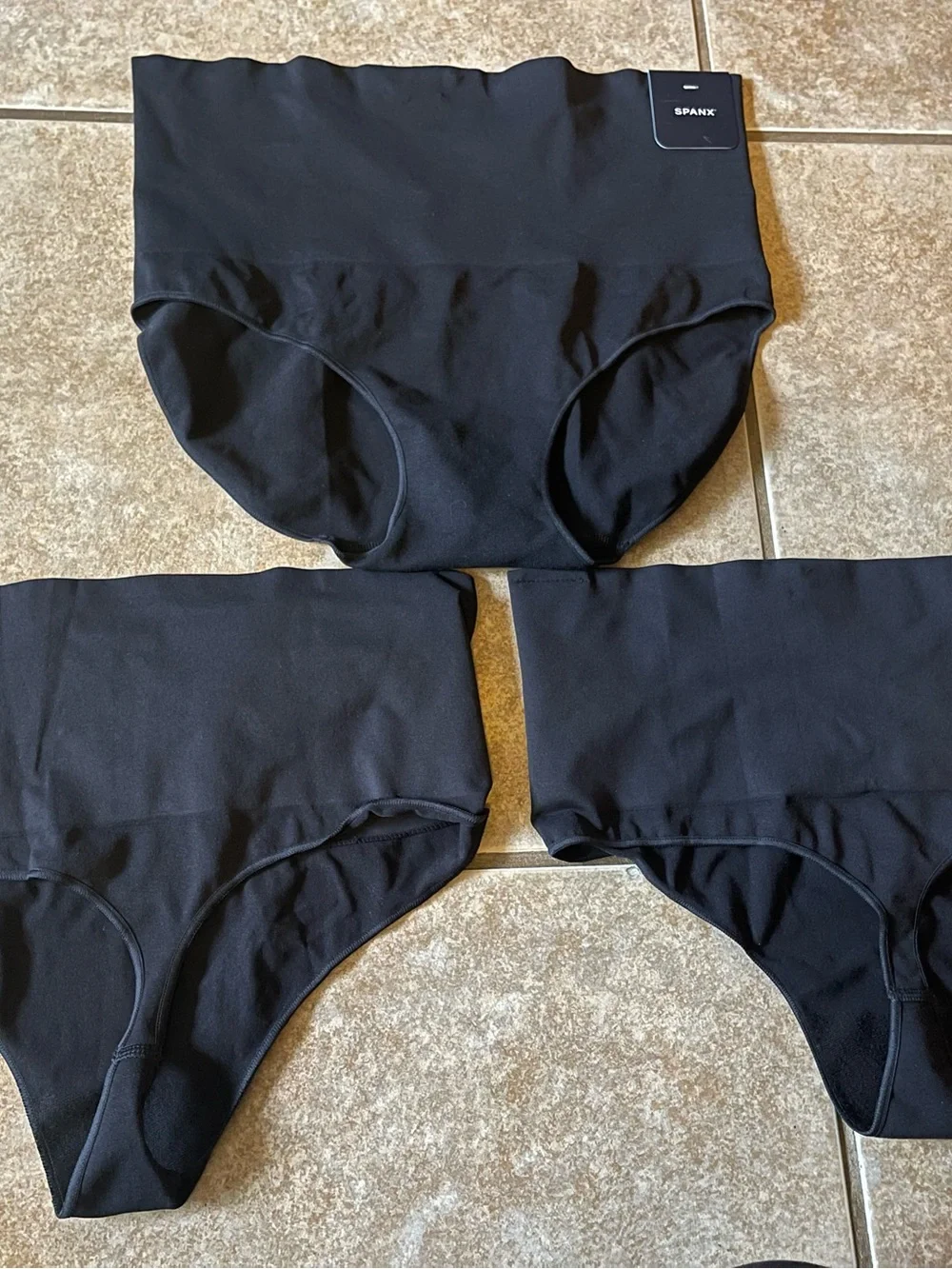 SPANX Undie-tectable Thong Women’s High Rise Seamless No Show Very Black 3 Lot